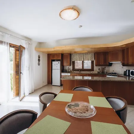 Coral Bay Paradise Villa *